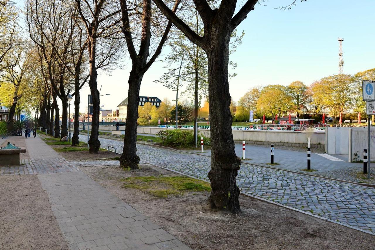 Ferienwohnungen -Am Strom 41- In Warnemuende ロストック エクステリア 写真