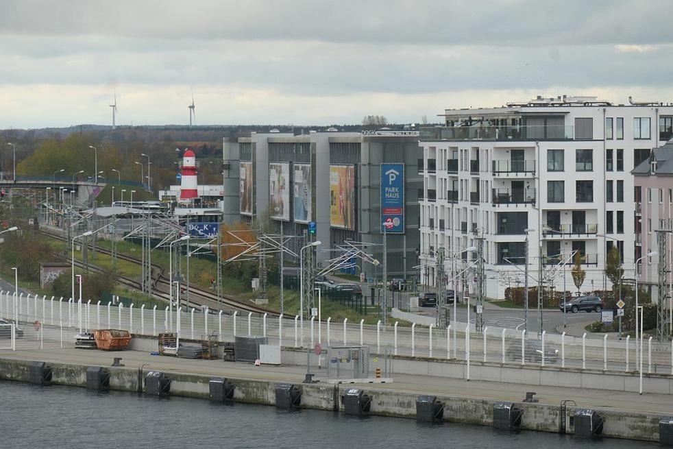 Ferienwohnungen -Am Strom 41- In Warnemuende ロストック エクステリア 写真
